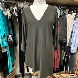 Sympli black jersey v neck tunic size 8